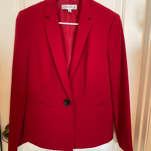 Jones New York Jackets & Blazers - Red Jones New York Blazer, size 10.